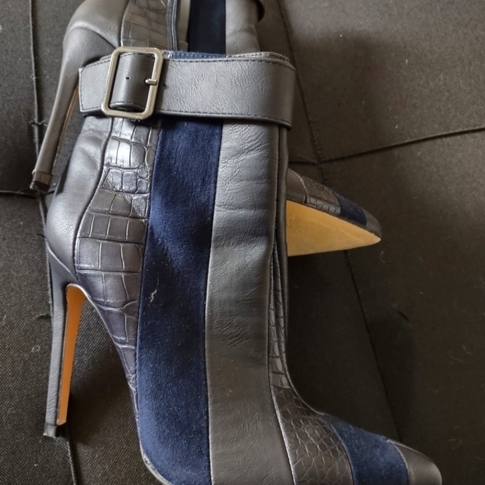 Heeled booties